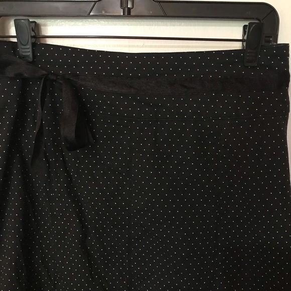 Black skirt with white polka dots - Picture 3 of 3